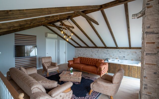 Poison Garden Suite & SPA