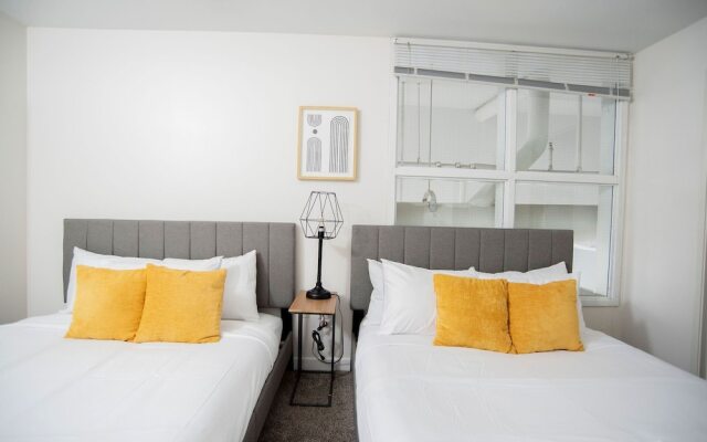 5BR CozySuites The Block-SkybridgeAccess