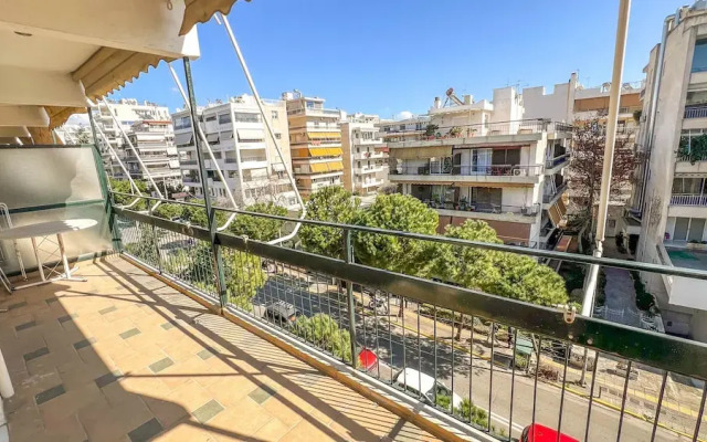 Alimos Sea View Family Apartment