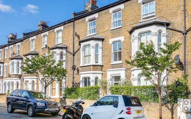 Gorgeous 1BR West London Gem