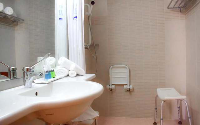 Riviera Beachotel - Recommended for Adults