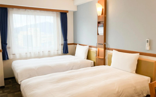 Toyoko Inn Tsuruga Ekimae