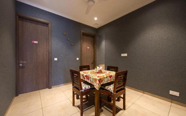 ROSASTAYS Gurugram Golf Course
