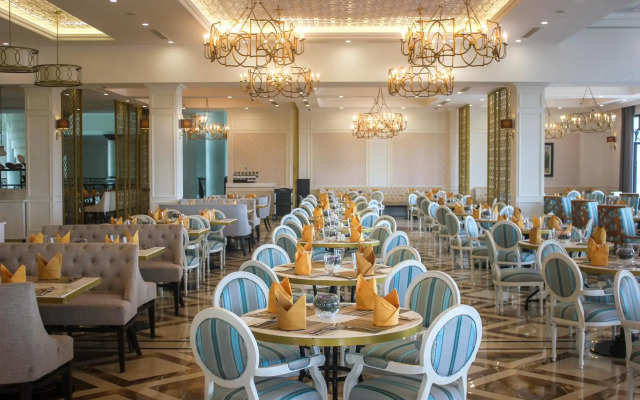 Melia Vinpearl Cam Ranh Beach Resort