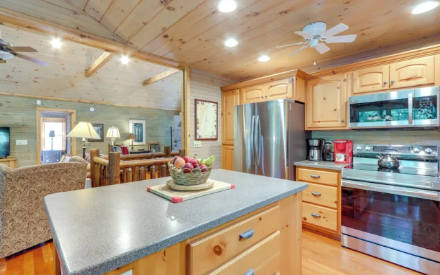 Hot Tub, Decks & Creek Access: Mccaysville Cabin!