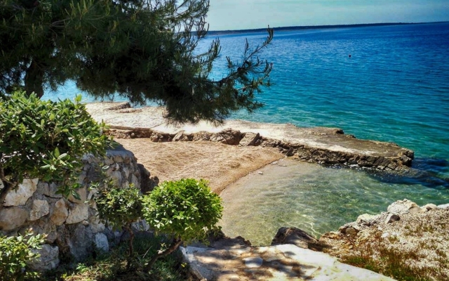 Holiday house Mare - 50 m from beach: Mandre, Island Pag