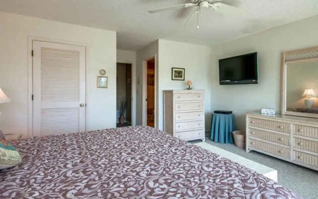 Beach Club 25 by RedAwning