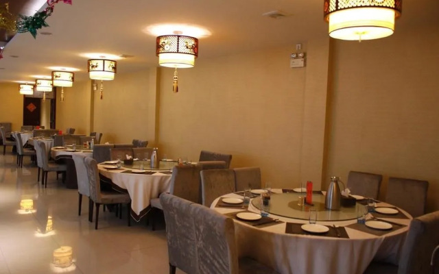 Heluo Sunshine Culture Theme Hotel