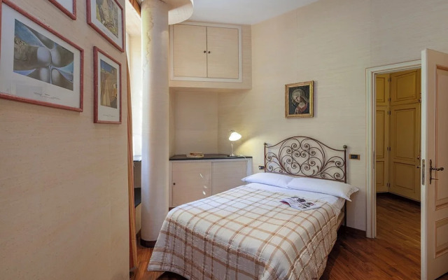 La finestra sul cortile di Via Roma