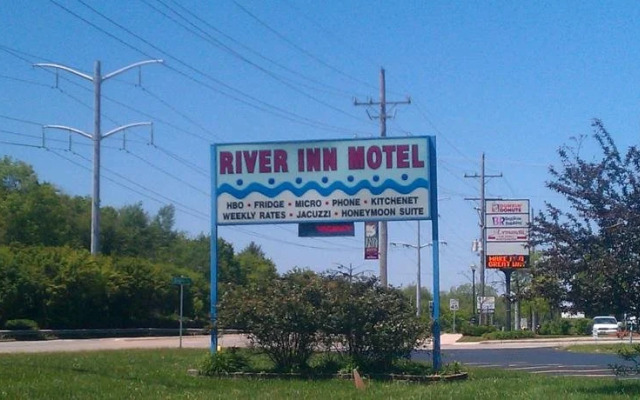 River Inn Motel