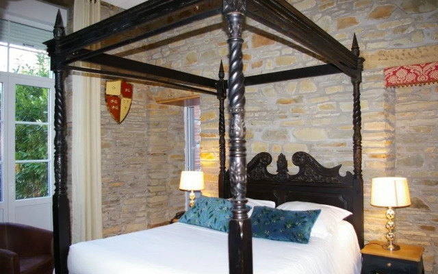 Queen Serenity Hotel
