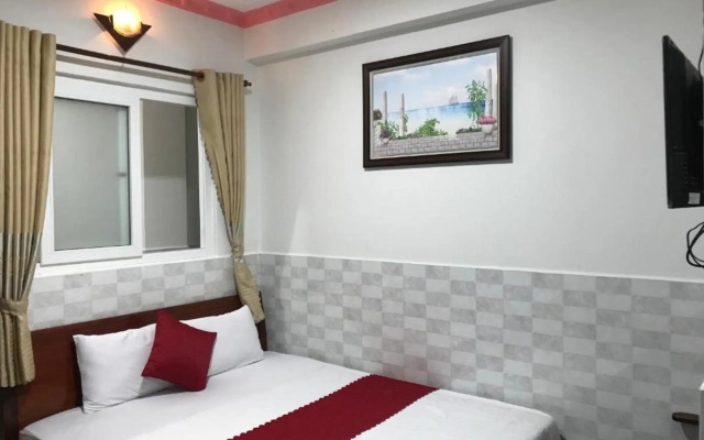 Gold Hotel