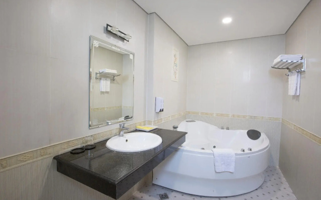 Kin Hotel Thai Van Lung