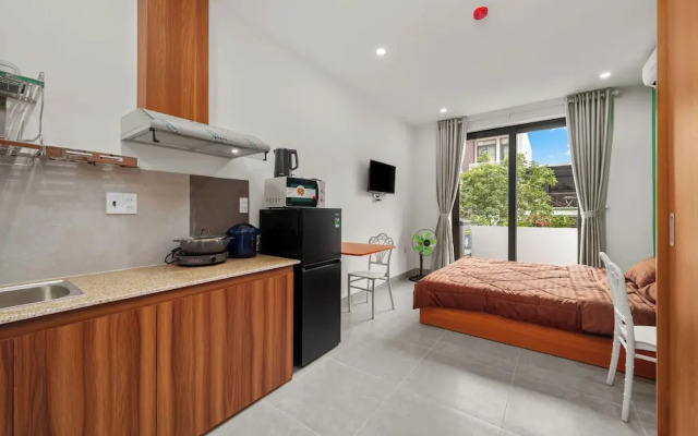 Saluton House