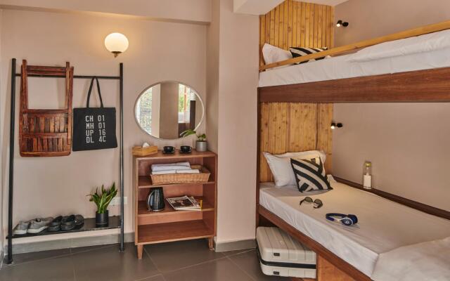 Minimalist Poshtel & Suites