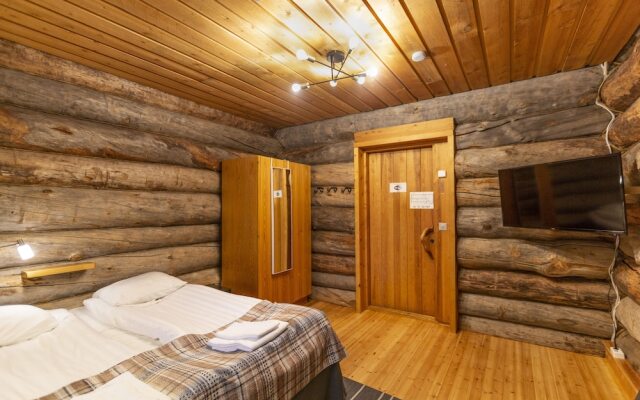 Kuukkeli Log Houses Aurora Resort