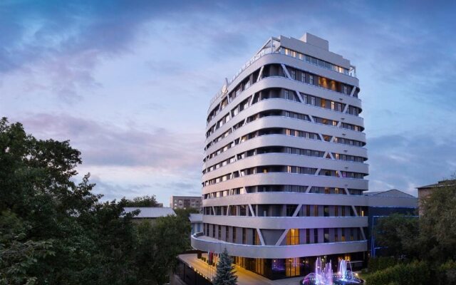 Отель DoubleTree by Hilton Almaty