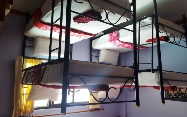 Coconut House Chaweng - Hostel