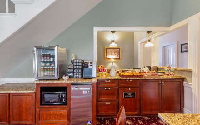 Essex Street Inn & Suites, an Ascend Collection Hotel