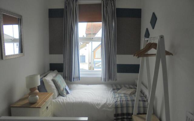 11B Beachside