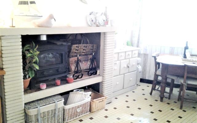 House With 2 Bedrooms in Pouzols-minervois, With Furnished Terrace and