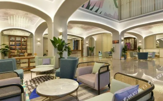 Mercure Hotel Guizhou Anshun West Railway Station