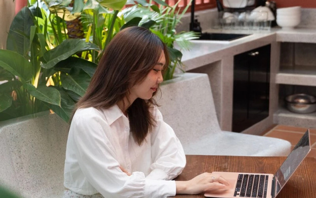 Kin Wander Tan Phong, The Moonage