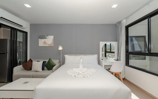 Stylish condo with Pool C175