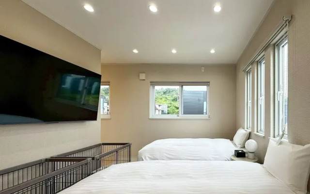 Crystal Besso Shirahama