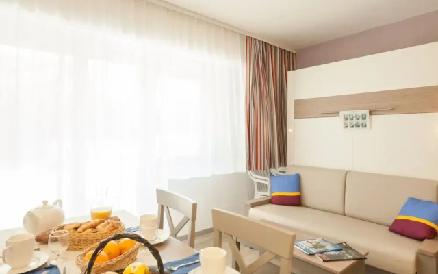 Air-conditioned Studio in Sainte Maxime