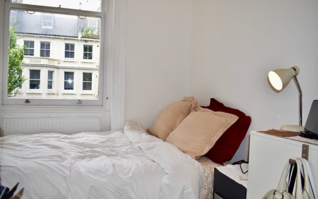 Central Brighton 2 Bedroom Apartment