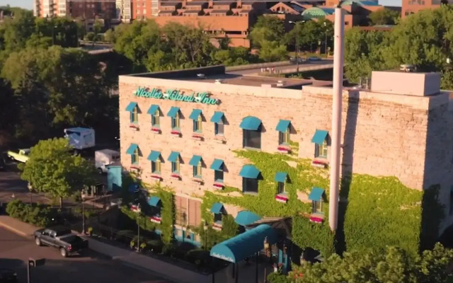 Nicollet Island Inn