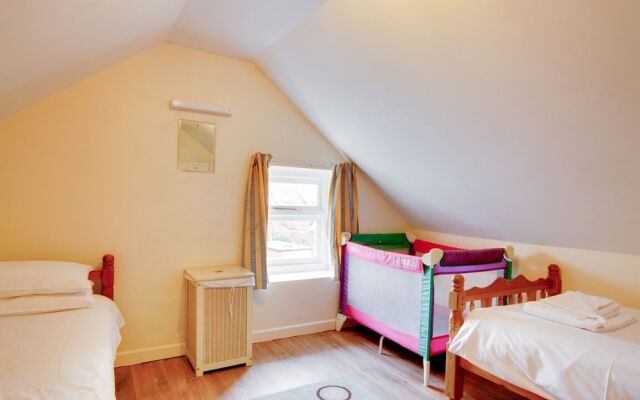 Chic Holiday Home in Swanage With Garden