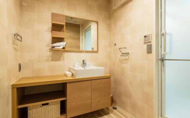 GRAND BASE Mojiko Ekimae