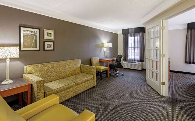 La Quinta Inn & Suites by Wyndham Macon