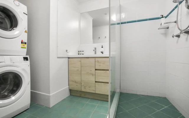 Pumicestone Lodge Unit Twelve, 26 Maloja Ave