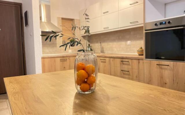 Private Beach Front Maisonette 3 Bedroom Mikiverna