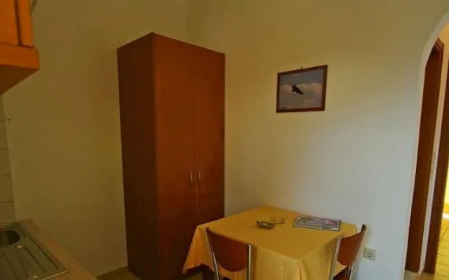 Monachus Monachus Apartments