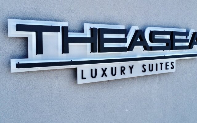 TheaSea Luxury Suites- Studio Suite 1