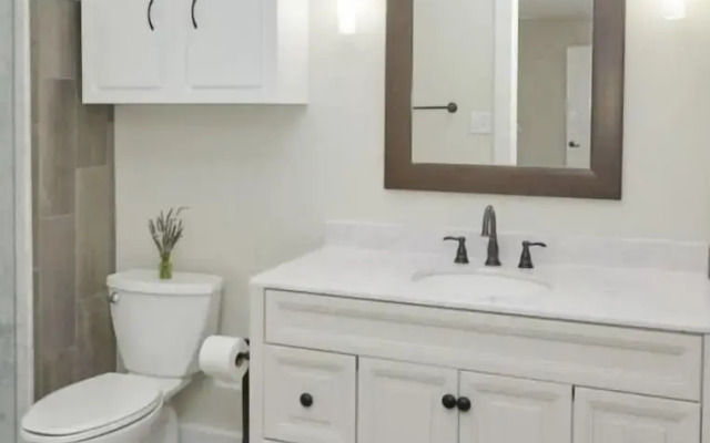 Beautiful 5BR Close to Downtown!Prime Derby House!