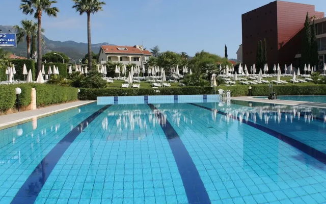 Tastefully Furnished Apartment Near the Sea