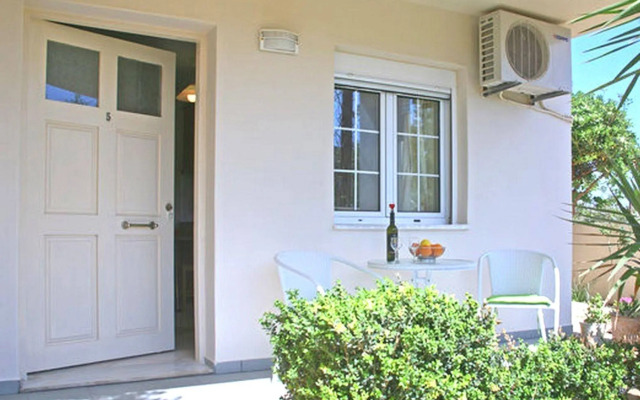 Armonia Apartments & Studios