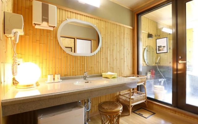 Shigakogen Milky Hot Spring Keikokunoyu