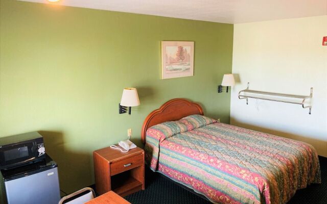 Pine Point Inn & Suites