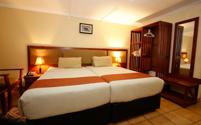 Mokoro Lodge