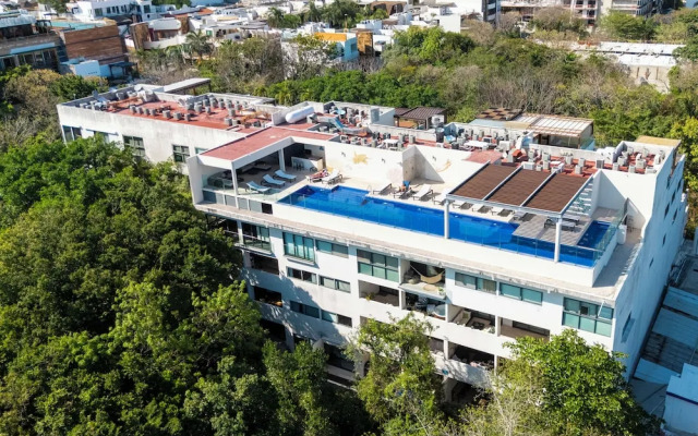 2 BR Condo with Rooftop Pool - Terrazas