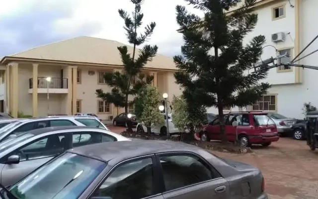 Kim Royal Hotel And Suites
