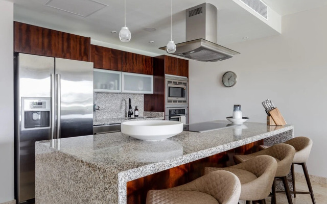 Casa El Secreto 2 Bedroom Condo by Redawning