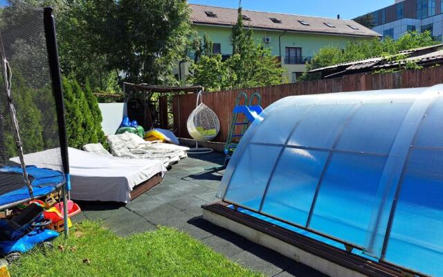 Bob Residence & pool