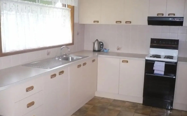 Parklake Holiday Units